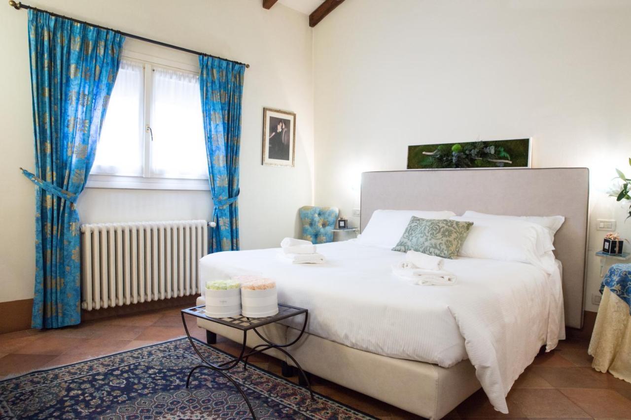 Large Double or Twin Room,1363331600:JPEG